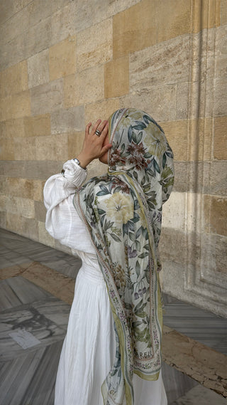 Lidya scarf