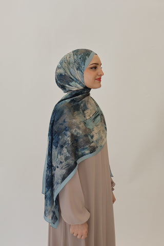 FAYLINN SATIN SCARF 52