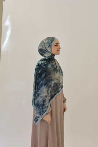 FAYLINN SATIN SCARF 52
