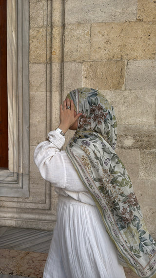 Lidya scarf