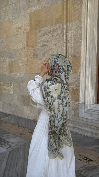 Lidya scarf